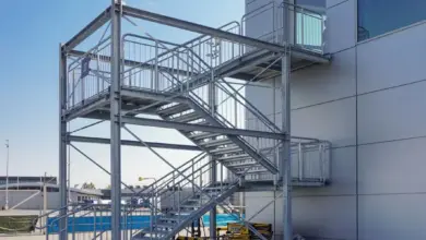 تضليلات المملكة للمظلات والسواتر - Emergency staircase