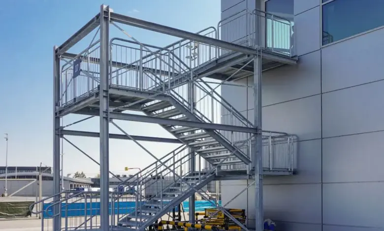تضليلات المملكة للمظلات والسواتر - Emergency staircase